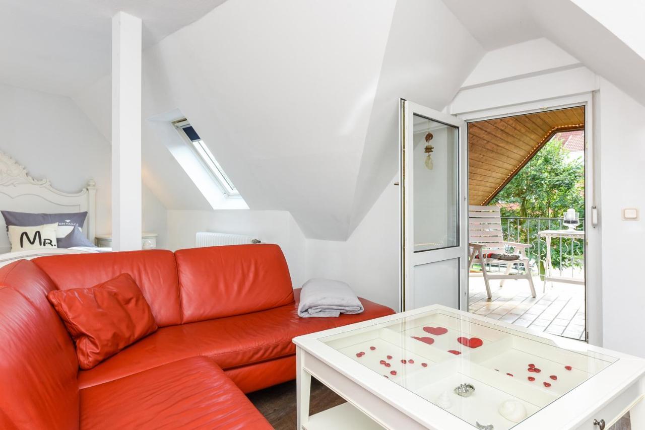 Ferienwohnungen Im Haus Ankerplatz Эзенс Экстерьер фото